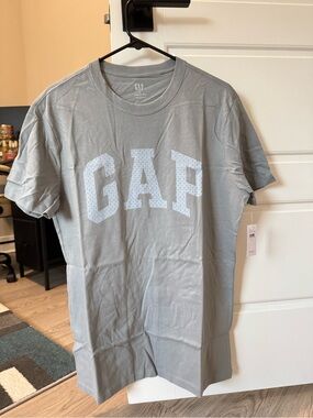 GAP Light Gray Short Sleeve Tee with White Logo